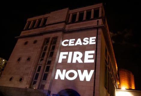 Mont des Arts lit up with remarkable projection demanding ceasefire
